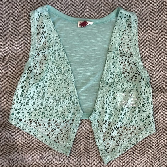 L.E.I. Girls Crochet Vest Top - Picture 1 of 2